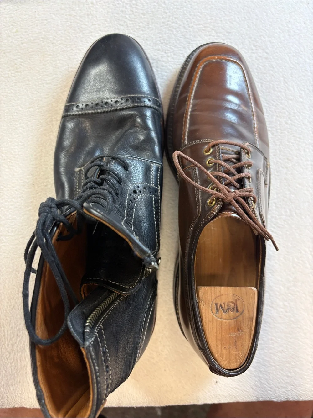Johnston & Murphy Men's Dark Brown Leather Lace-Up Oxfords
